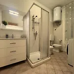 公寓 In Mit Kostenloser Privatgarage By Interhome *